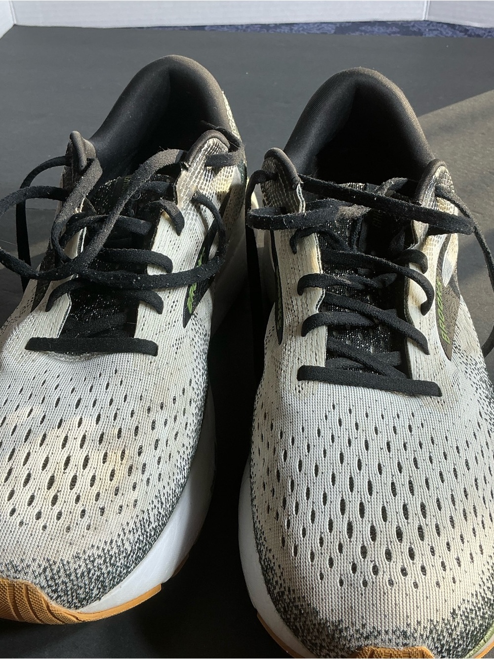Men's brooks ghost Performance Running Shoes - white and green